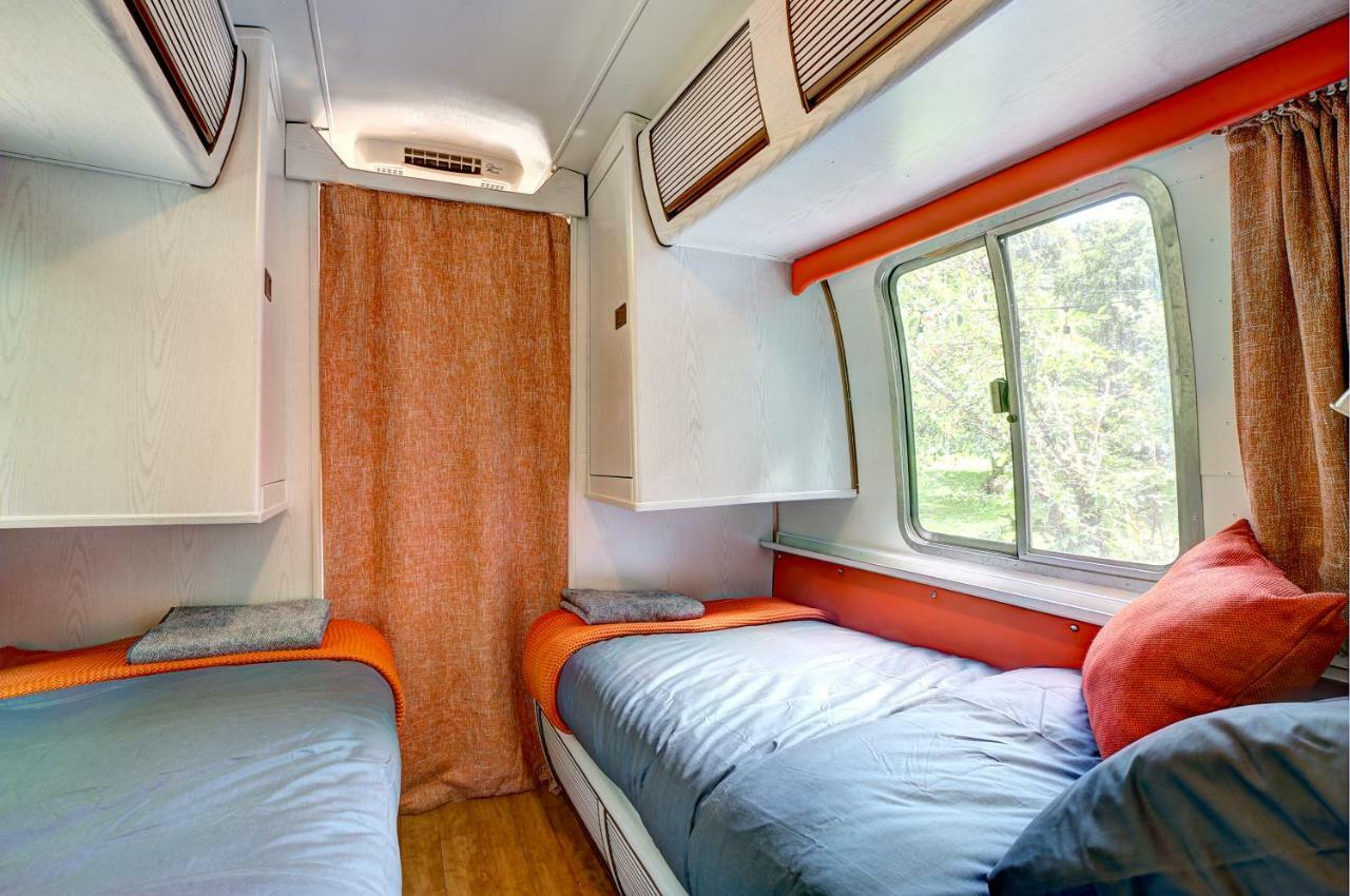 Glamping 1970 American Airstream Motorhome Ponsanooth Esterno foto