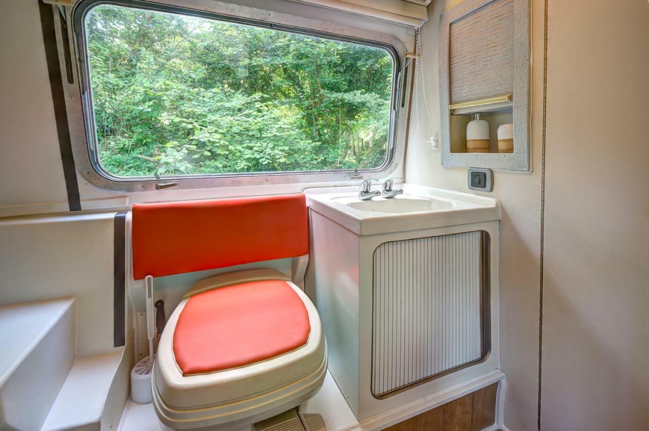 Glamping 1970 American Airstream Motorhome Ponsanooth Esterno foto