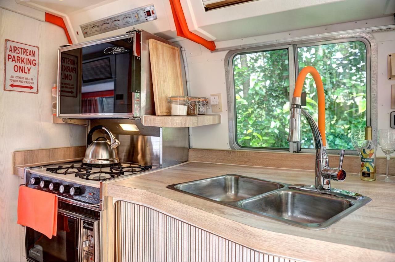 Glamping 1970 American Airstream Motorhome Ponsanooth Esterno foto