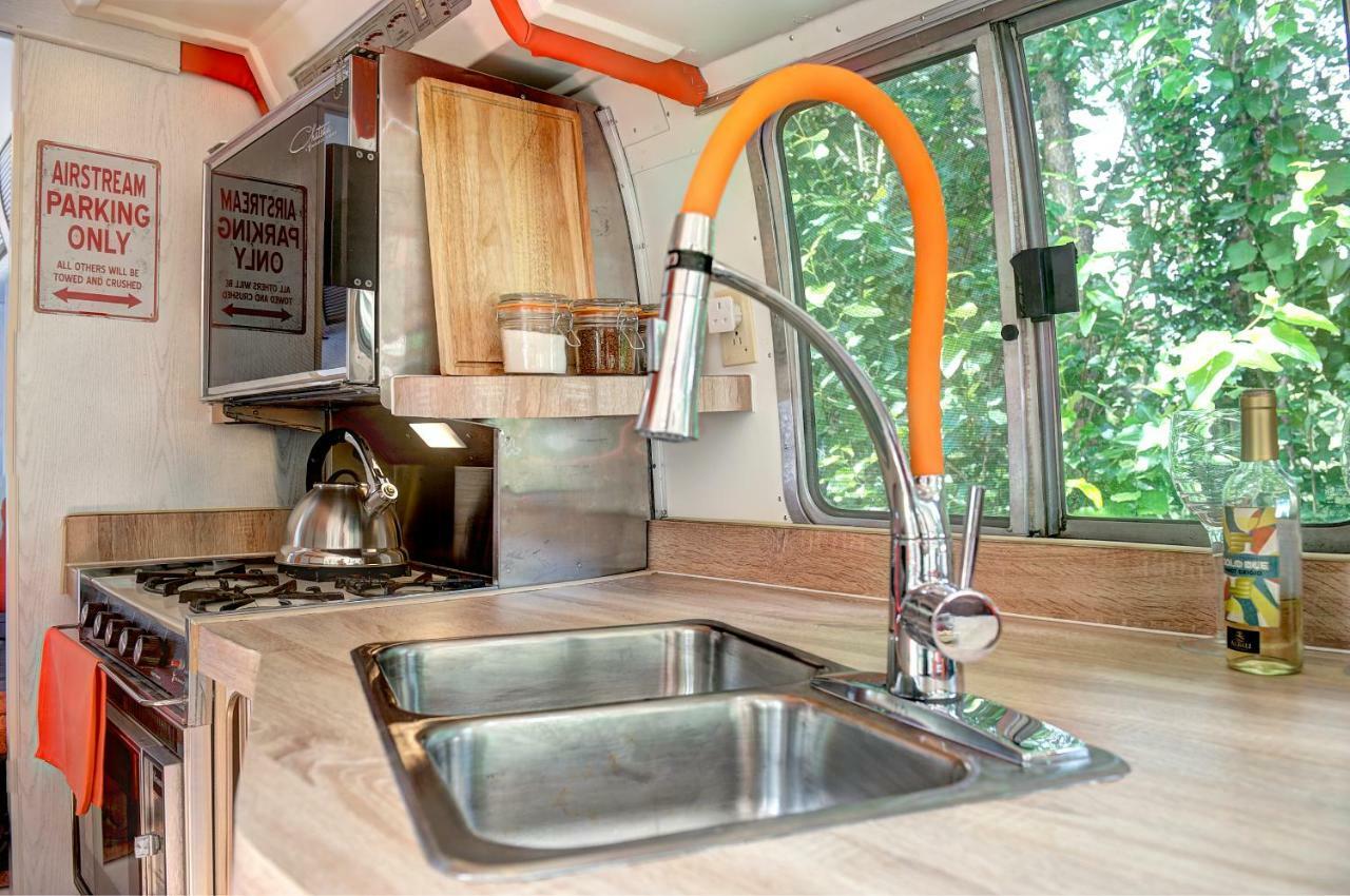 Glamping 1970 American Airstream Motorhome Ponsanooth Esterno foto